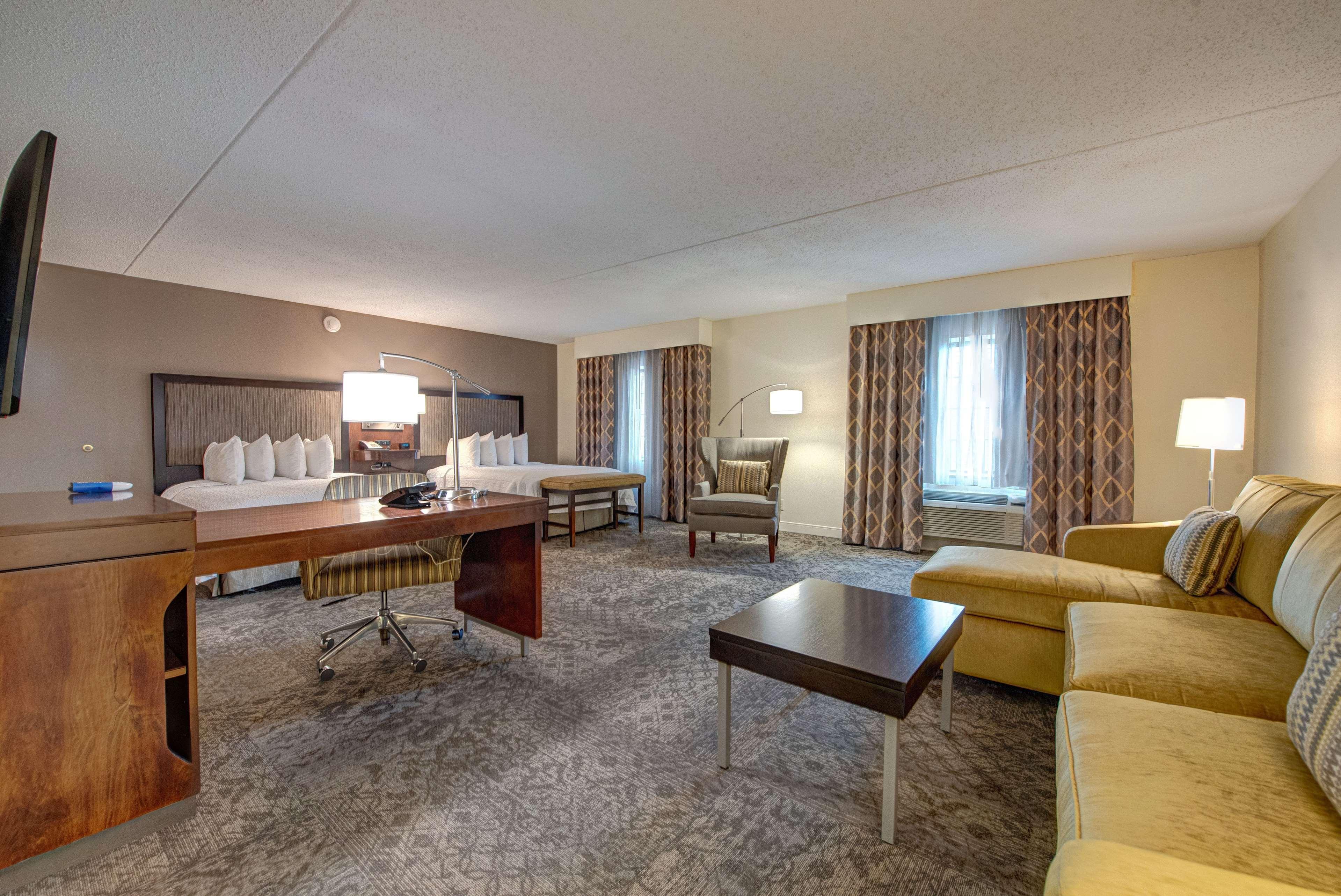Hampton Inn & Suites By Hilton - Rockville Centre Exterior foto