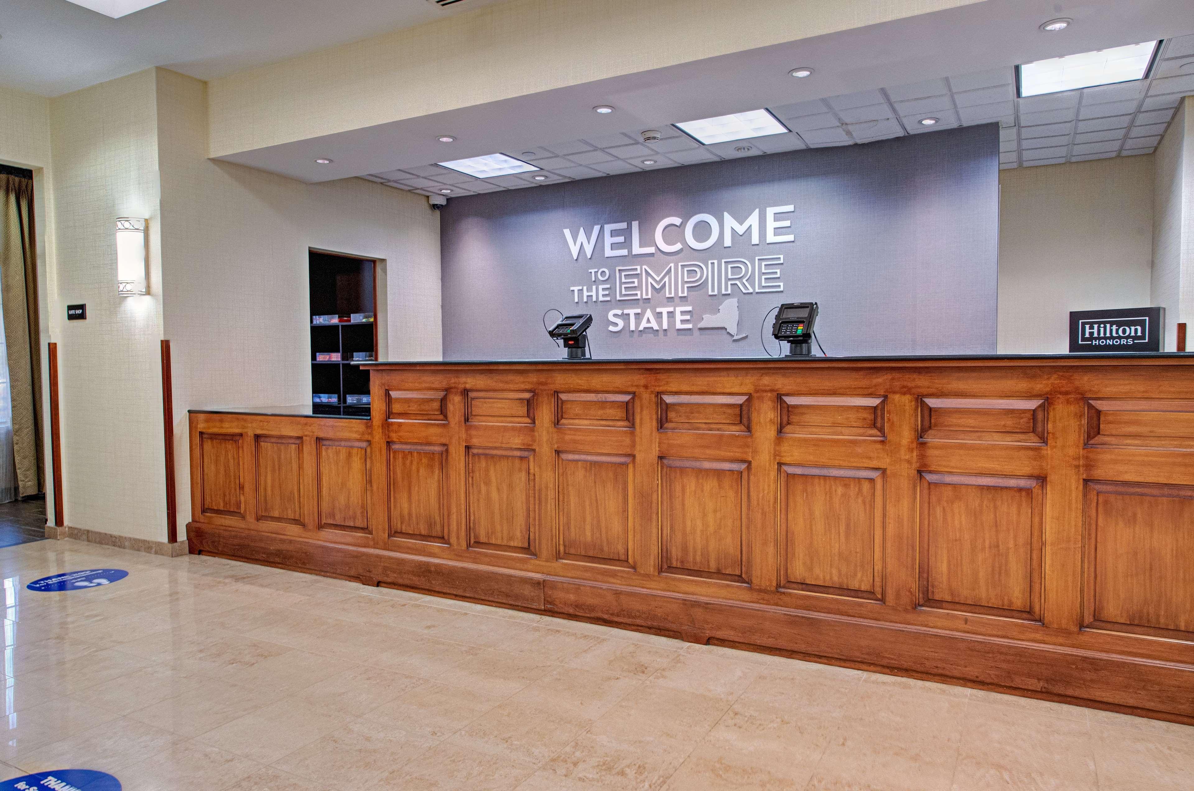 Hampton Inn & Suites By Hilton - Rockville Centre Exterior foto