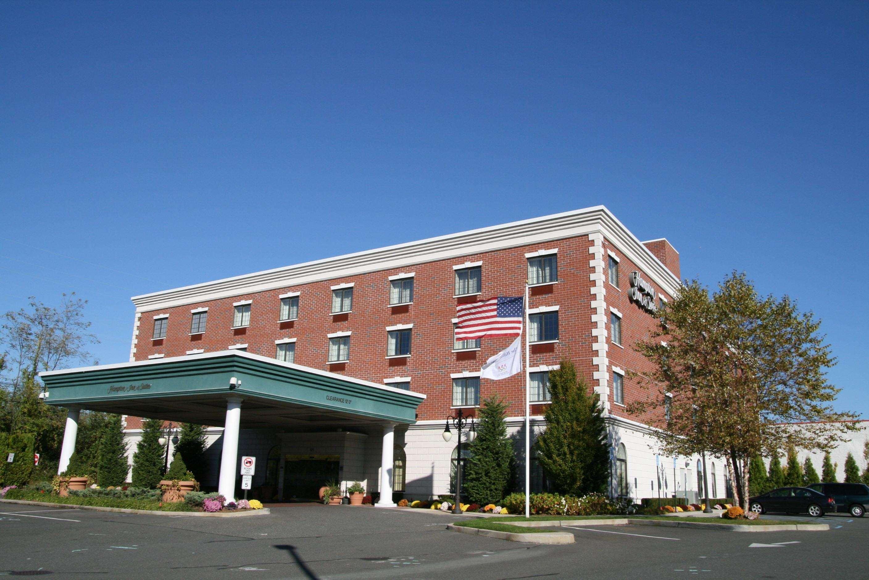 Hampton Inn & Suites By Hilton - Rockville Centre Exterior foto