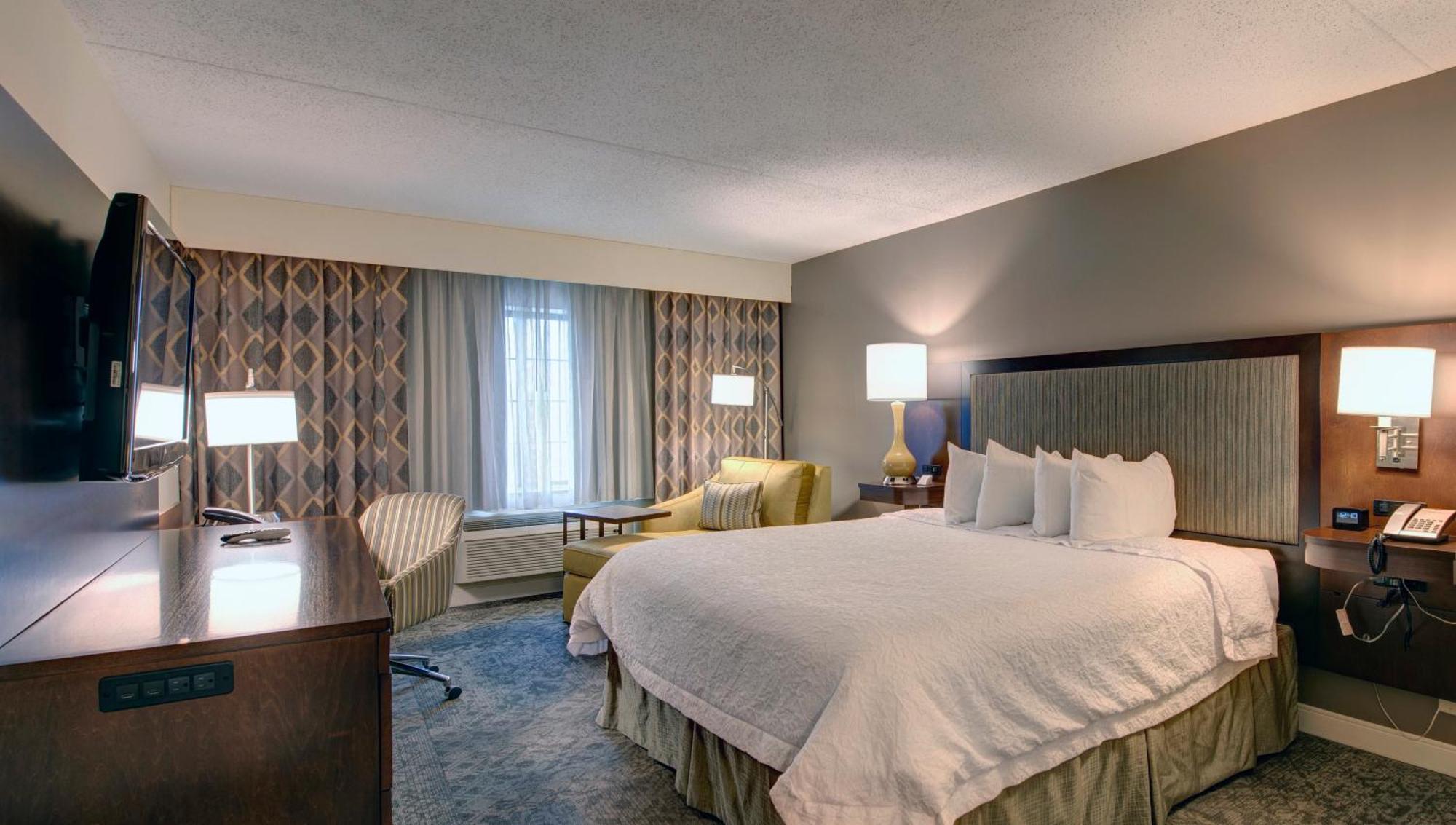 Hampton Inn & Suites By Hilton - Rockville Centre Exterior foto