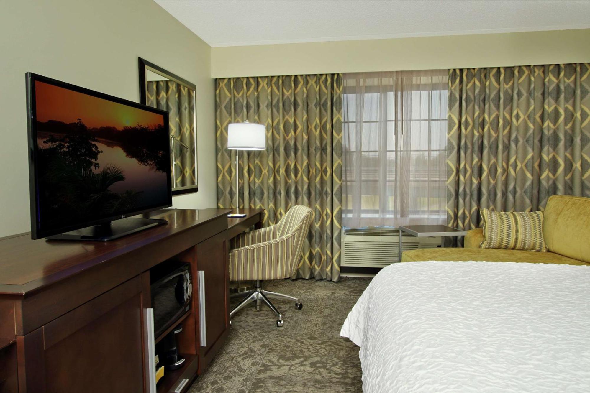 Hampton Inn & Suites By Hilton - Rockville Centre Exterior foto